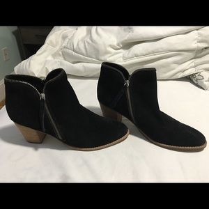 Dolce Vita zipper booties